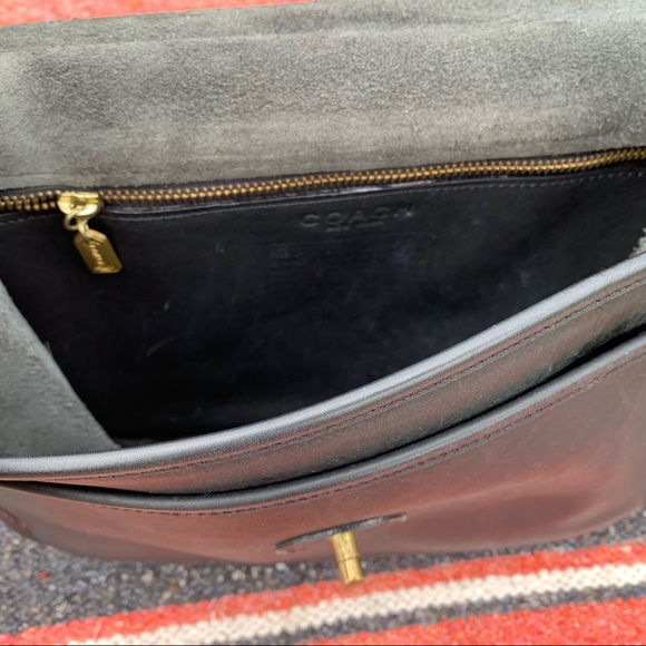 VINTAGE WILLIS BLACK LEATHER & BRASS CROSSBODY BAG - Picture 5 of 8